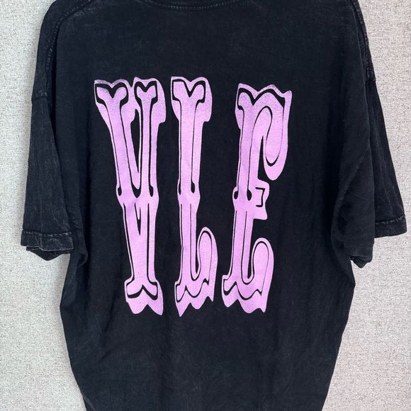 The Ville Philly unique dark grey distressed tshirt with lilac logo size XL - Picture 3 of 5